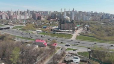  Şehrin üzerinde uçuş / Ufa Başkurdistan Rusya 2018, ile DJI indeks işlem Mavic hava Mayıs
