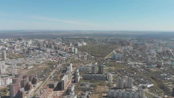 Vuelo Sobre Ciudad Ufa Bashkortostán Rusia Mayo 2018 Dji Mavic — Vídeos de Stock