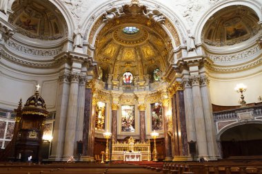 Berlin katedral içinde bir kubbe