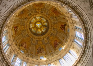 Berlin katedral içinde bir kubbe