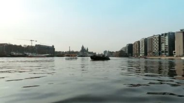 amsterdam kanalları