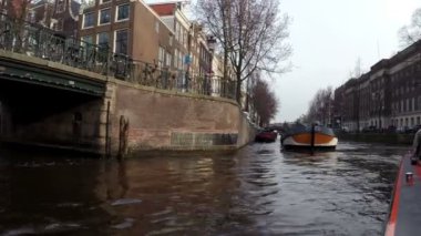 amsterdam kanalları