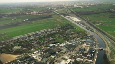 Amsterdam yaklaşan Hollanda uçak uçar