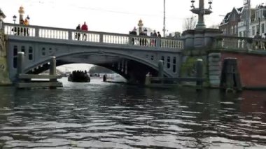 Hollanda, Amsterdam, 11 Mart 2017. Amsterdam kanalları