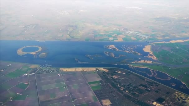Planet flyger över Nederländerna på närmar sig i Amsterdam — Stockvideo