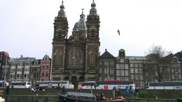 Nederländerna, Amsterdam, mars 11 2017. Kanalerna i Amsterdam — Stockvideo