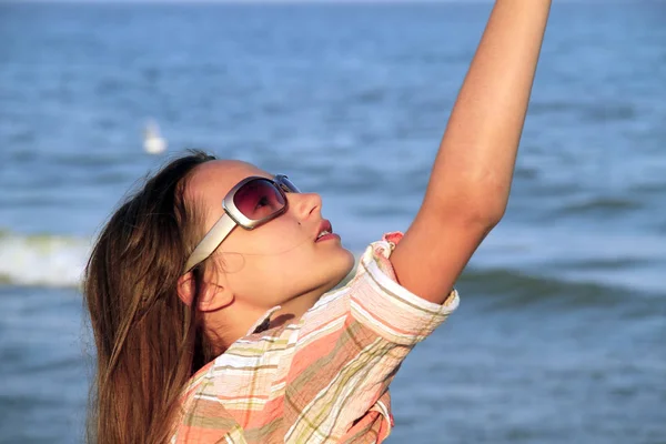 Chica en el fondo del mar Imágenes De Stock Sin Royalties Gratis