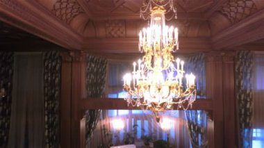 Lüks kristal avize.