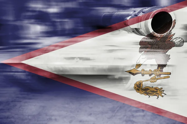 Militärische Stärke Thema, Motion Blur Tank mit amerikanischem Samoa — Stockfoto