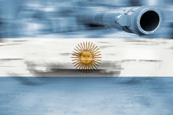 Tema de fuerza militar, tanque de desenfoque de movimiento con bandera de Argentina — Foto de Stock