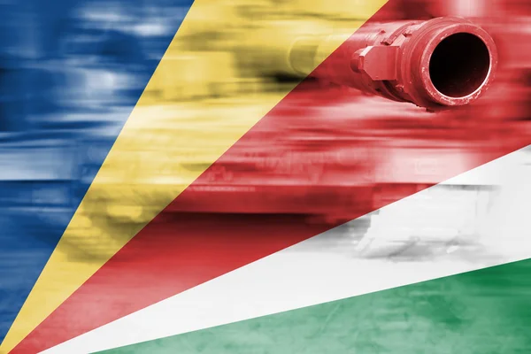 Tema de fuerza militar, tanque de desenfoque de movimiento con bandera de Seychelles — Foto de Stock