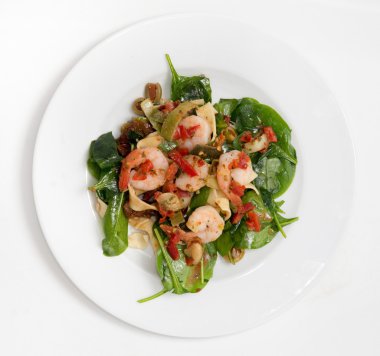 taze salata karides, bebek ıspanak ve biber, üstten görünüm üzerinde Kapat