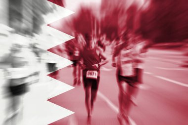 Maraton koşucusu Hareket Bulanıklığı Bahreyn bayrağı karıştırma ile