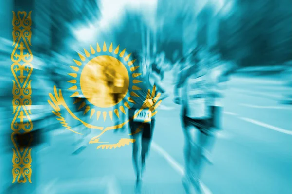 Marathonläufer verschwimmen mit Kasachstan-Fahne — Stockfoto
