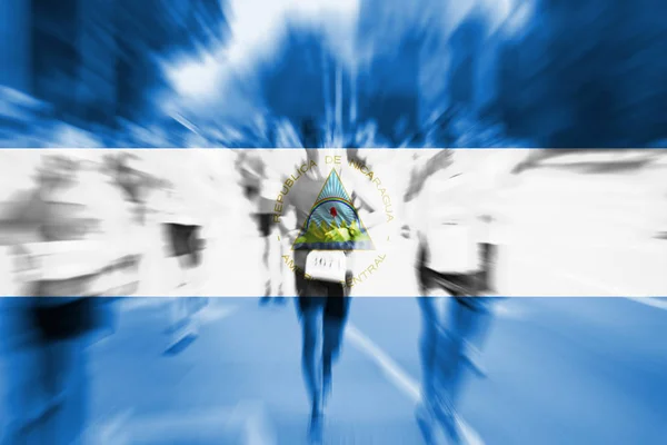 Maratoni futó Bemozdítás keverési Nicaragua zászló — Stock Fotó