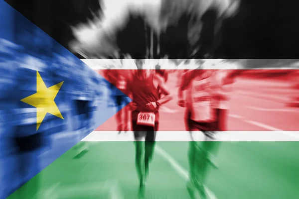 Maratona movimento corridore sfocatura con miscelazione bandiera Sud Sudan — Foto Stock