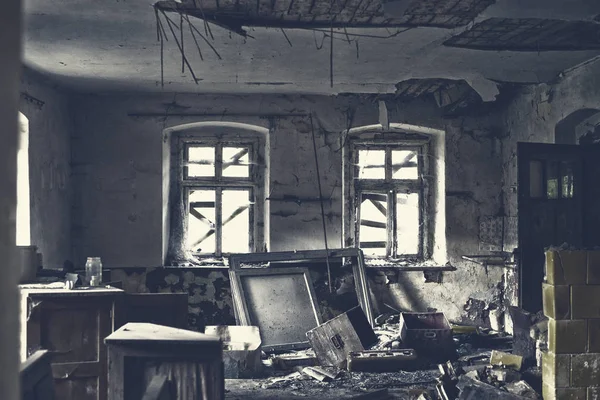 Intérieur de la maison abandonnée, effet HDR et bruit — Photo