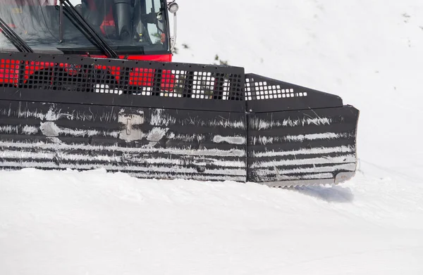 Attrezzatura per la rimozione della neve in collina — Foto Stock