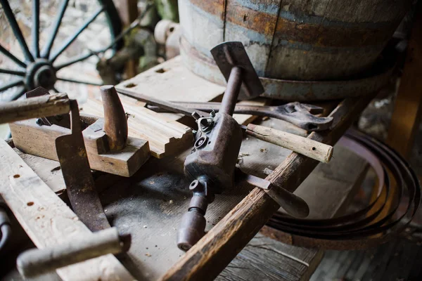 À l'intérieur d'un ancien forgeron et atelier vintage — Photo