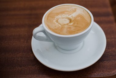 üzerinde kahve ahşap arka plan üzerinde kapat