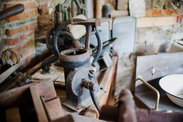 Dentro de un viejo herrero y taller vintage —  Fotos de Stock