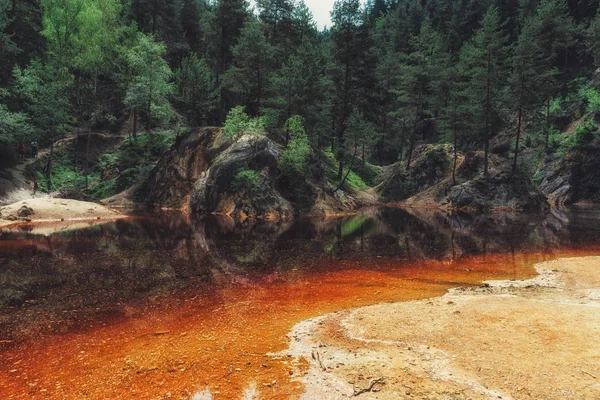 "Kolorowe Jeziorka" natural colorful lakes in Rudawy Janowickie, — Stock Fotó