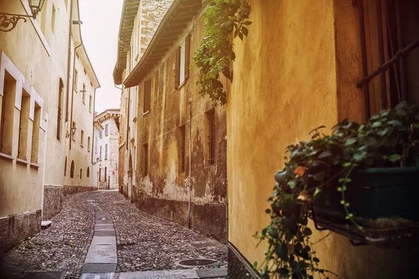 Typical Italian street in a small provincial town — Stock Photo, Image