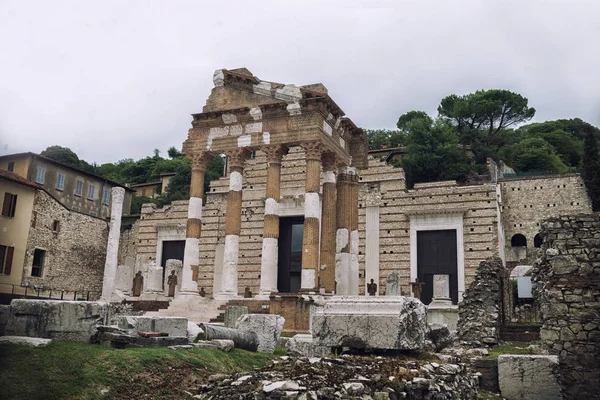 Gamle romerske ruiner i Brescia, Italia – stockfoto