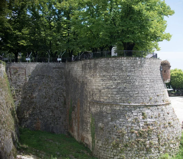 De cerca en el castillo Brescia Citadela, paredes — Foto de Stock