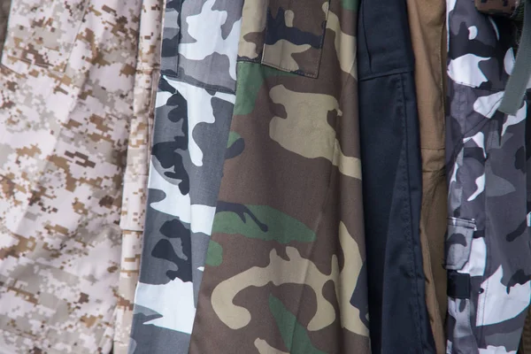 Gros Plan Sur Les Vêtements Camouflage Mixtes Armée — Photo