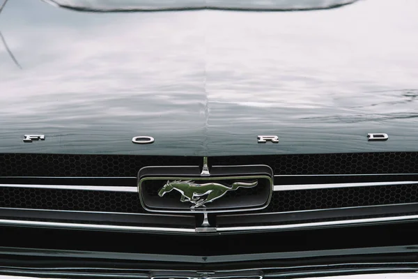 Крупним Планом Логотип Ford Mustang Шоу Motoclassic Польщі Вроцлав 2017 — стокове фото