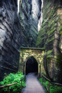 Çek Cumhuriyeti, Adrspach 'taki taş kapıya yakın., 