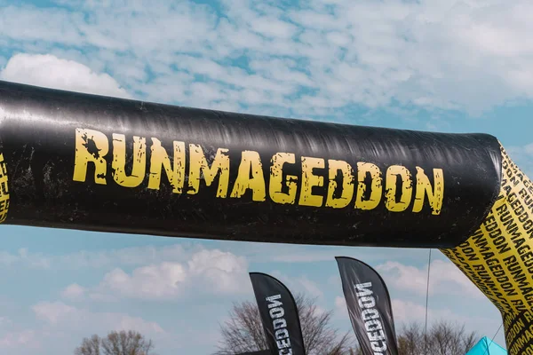 Wroclaw Polen April 2018 Runmageddon Extremwettbewerb Laufen Mit Vielen Hindernissen — Stockfoto