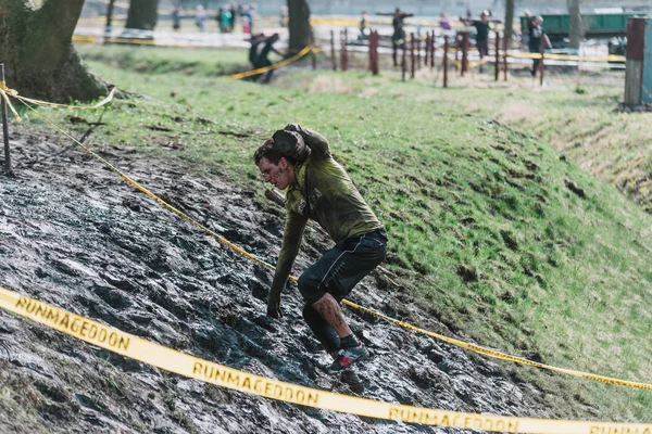 Wroclaw Polen April 2018 Runmageddon Extremer Wettkampf Laufen Mit Vielen — Stockfoto