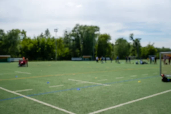 Formazione Dei Giovani Calciatori Sfocata — Foto Stock