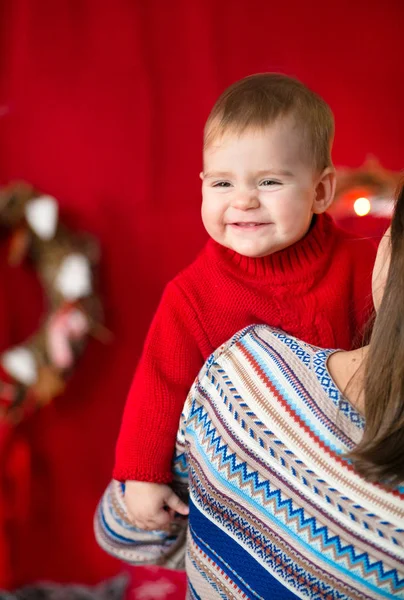 Mutter und süße Tochter — Stockfoto