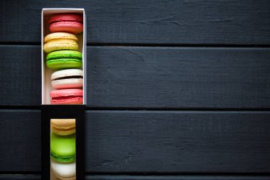 Hediye kutusunda macarons