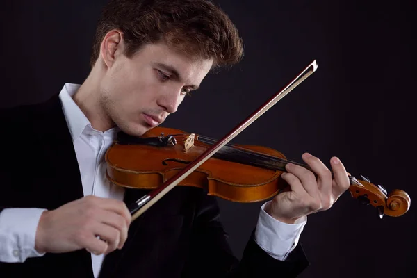 Arte Artista Joven Violinista Hombre Elegante Violinista Tocando Violín Marrón —  Fotos de Stock