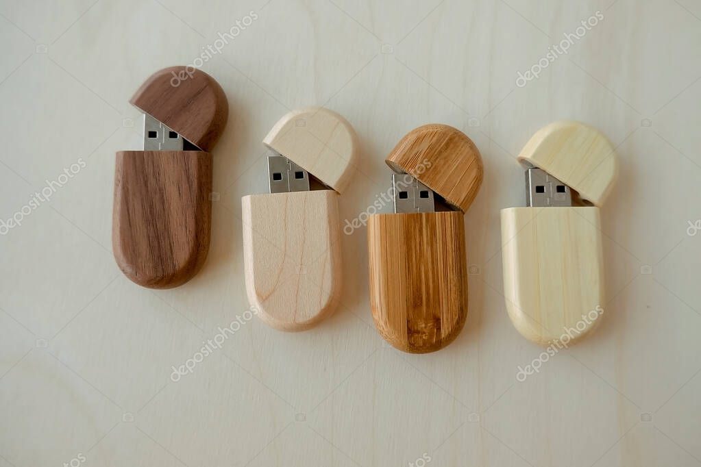 Set of wooden brown usb flash drive, wooden packaging. Light and dark wood, data storage, beautiful photo feedback to the client. set for the photographer, presentable of photos, luxur