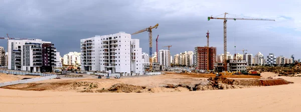 Cantiere di costruzione di alloggi costruzione di case in una nuova area della città Holon in Israele Fotografia Stock