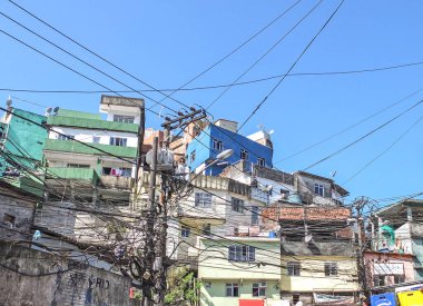 Rocinha Brezilya 'nın en büyük gecekondu mahallesidir ve Rio de Janeiro' nun Güney Bölgesi 'nde yer almaktadır.