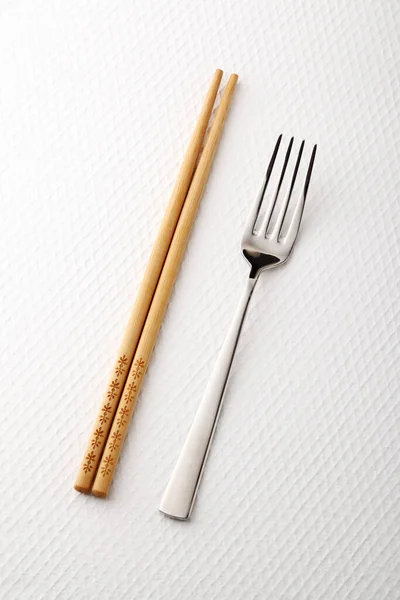 Bamboo Chopsticks Shiny Fork Textured White Background — Stock Photo, Image