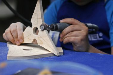 Bir çocuk oymacılığı öğretim