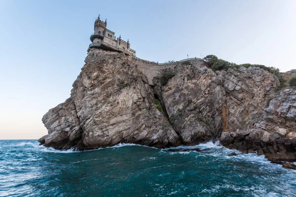 Castello del nido di rondine. Simbolo della Crimea — Foto Stock