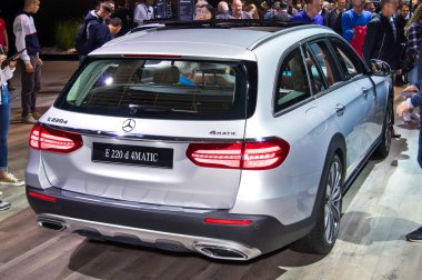 Mercedes-Benz E 220 d 4MATIC arazi T-Model