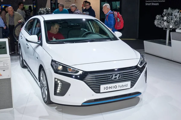 Hyundai Ioniq híbrido — Fotografia de Stock