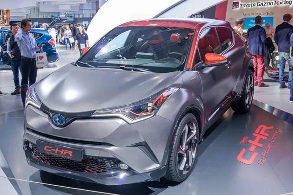 Toyota C-HR Hy-Power — стоковое фото