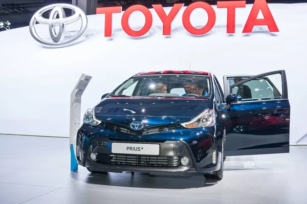 Toyota Prius Plus Przewodniczący — Zdjęcie stockowe