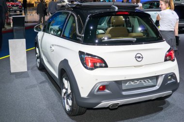 Opel Adam kayalar