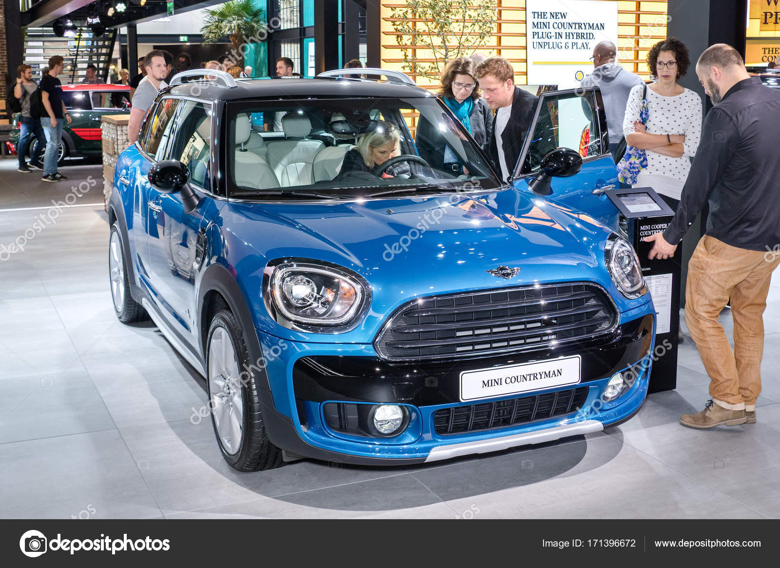 Mini Cooper Countryman Zdjęcie Stockowe Editorial Eans 171396672